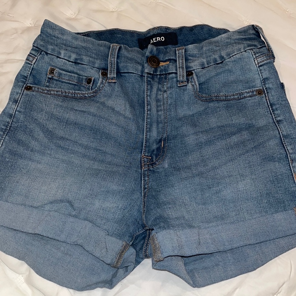 AERO Jean Shorts High Rise Curvy MIDI - 3 inch. Size 6